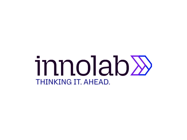 Das Bild zeigt das Logo von Innolab, bestehend aus dem Wort "innolab" in dunkler Schrift und einem Pfeilsymbol in lila Tönen, gefolgt von der Tagline "THINKING IT. AHEAD." in Großbuchstaben.